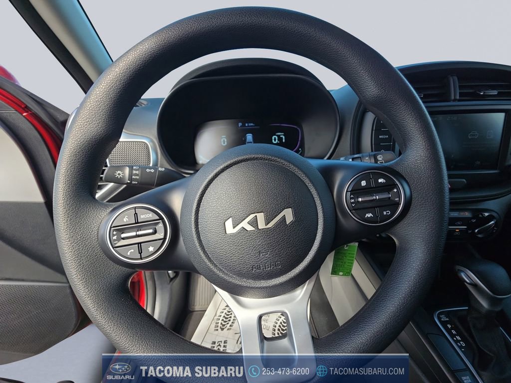 Used 2023 Kia Soul LX w/ LX Technology Package image 13