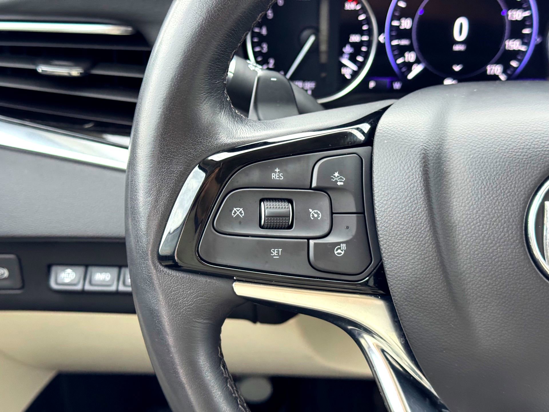 Used 2024 Buick Enclave Avenir w/ Avenir Technology Package image 27