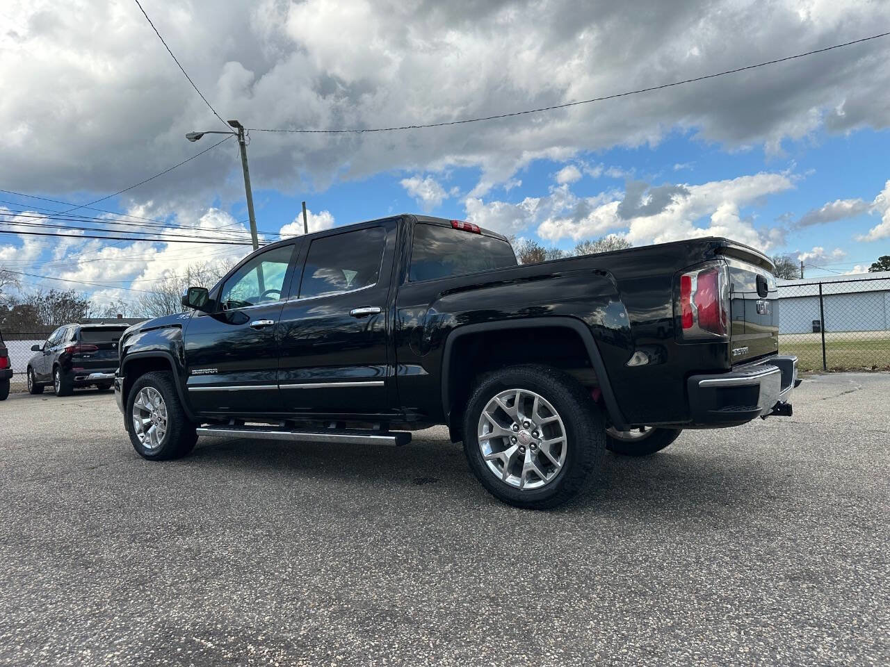 Used 2017 GMC Sierra 1500 SLT w/ SLT Premium Package image 24
