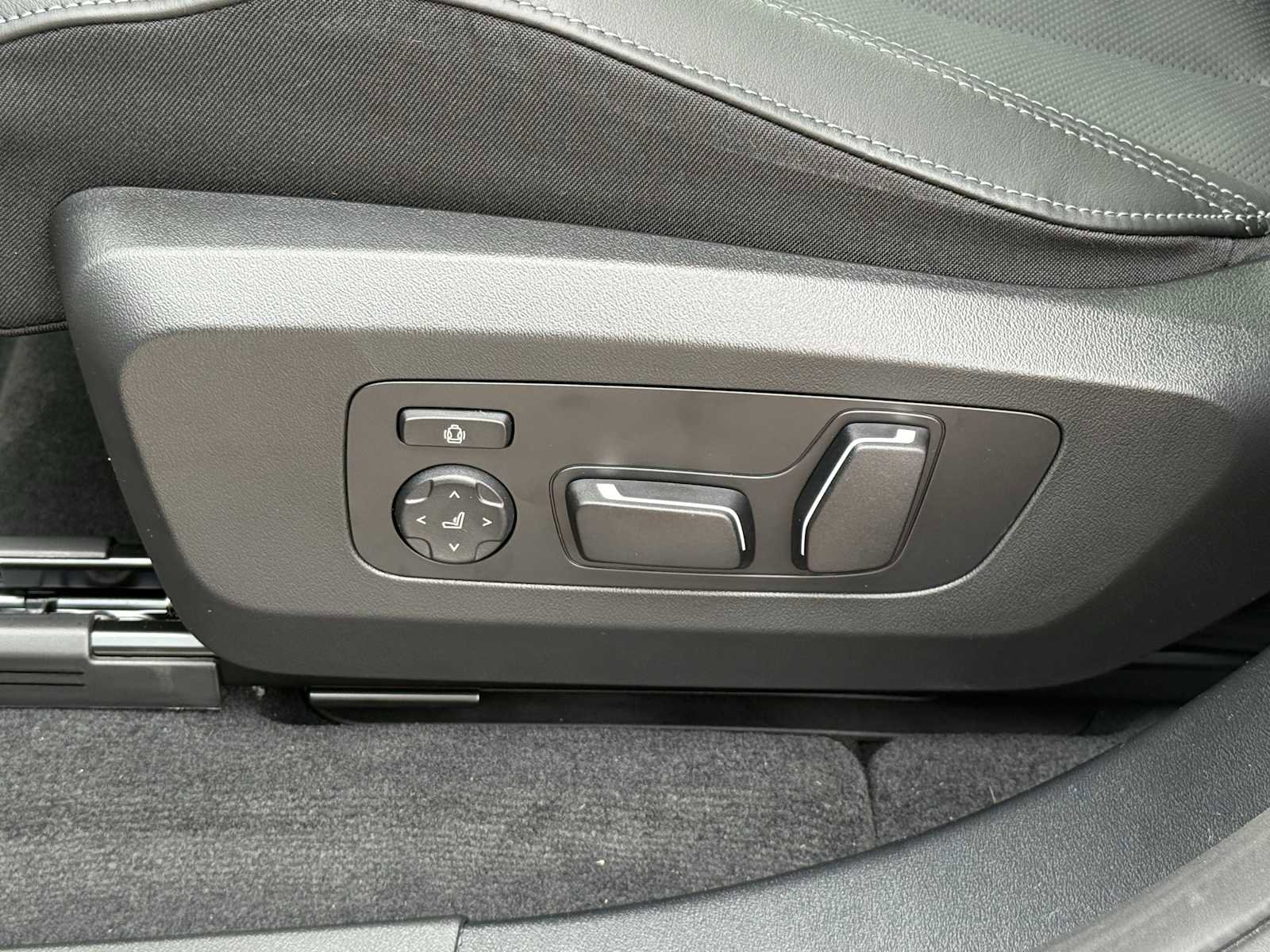 New 2025 BMW X3 xDrive30i w/ Premium Package image 11