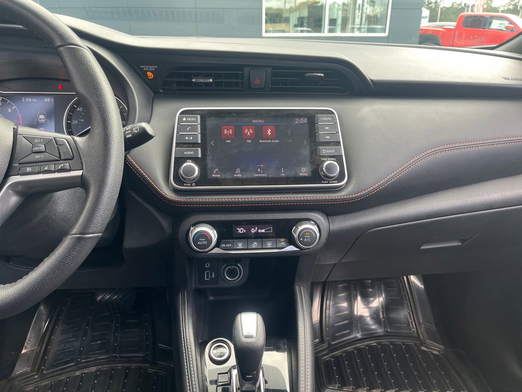 Used 2020 Nissan Kicks SR image 18