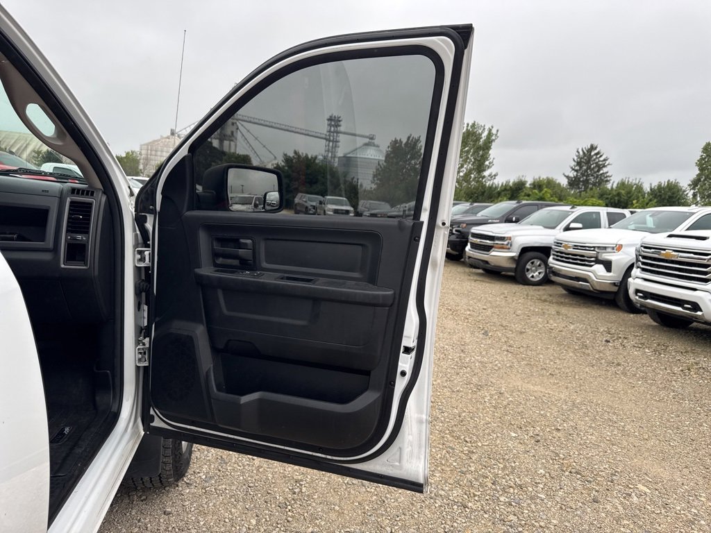 Used 2016 RAM 1500 Express image 25