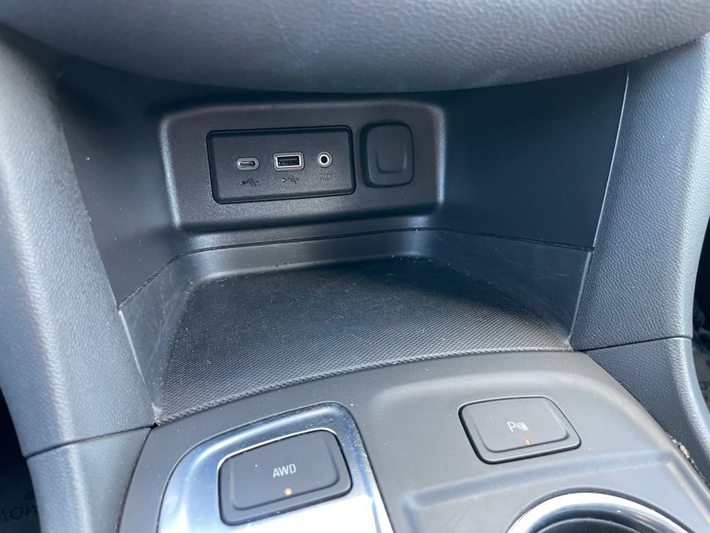 Used 2024 Chevrolet Equinox LT AWD/4WD image 12