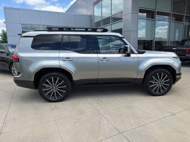 Used 2024 Lexus GX 550 AWD/4WD image 8