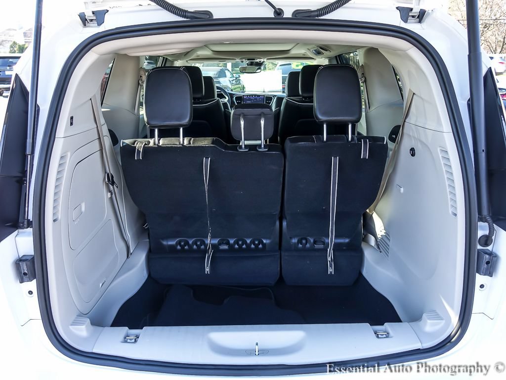 Used 2023 Chrysler Pacifica Limited image 31