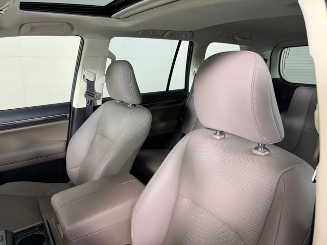 Used 2023 Lexus GX 460 Premium w/ Accessory Package AWD/4WD image 19