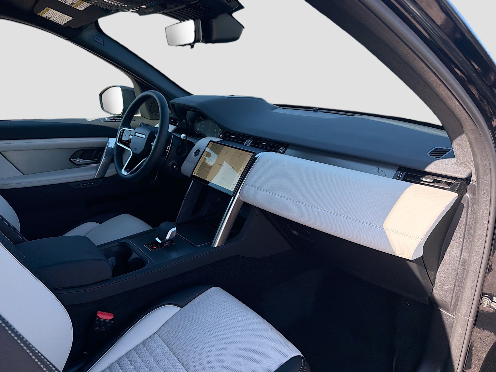 New 2026 Land Rover Discovery Sport Landmark AWD/4WD image 14