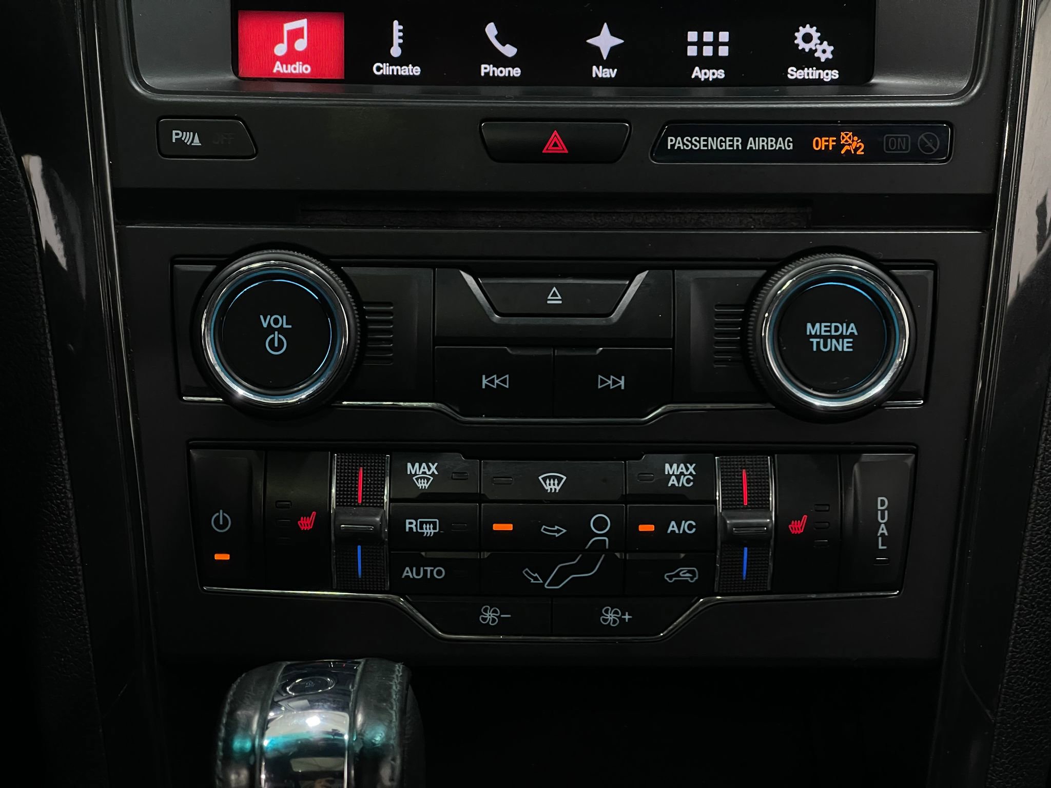 Used 2017 Ford Explorer XLT w/ Equipment Group 202A image 25