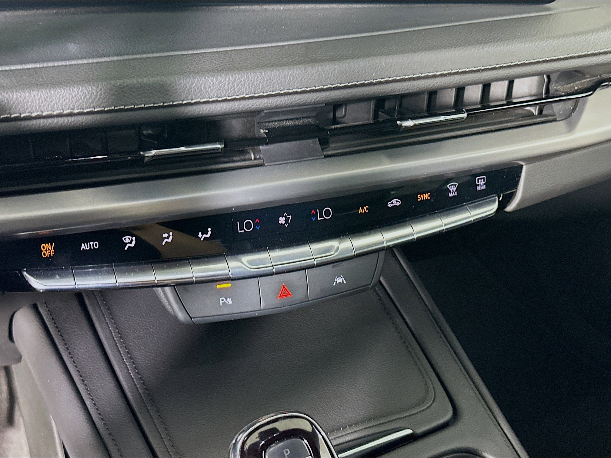 Used 2024 Cadillac XT4 Premium Luxury image 23