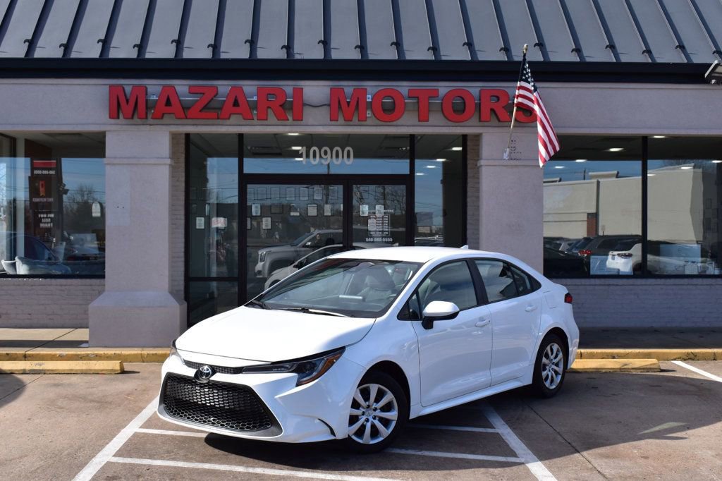 Used 2022 Toyota Corolla LE image 2