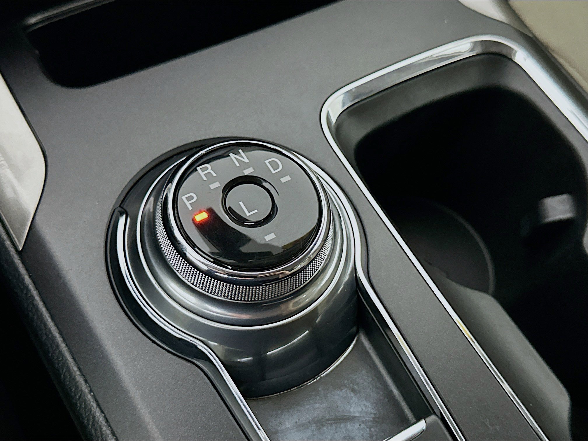 Used 2019 Ford Fusion SE image 24