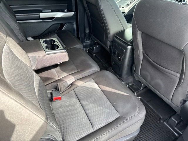 Used 2022 Ford Explorer XLT AWD/4WD image 37