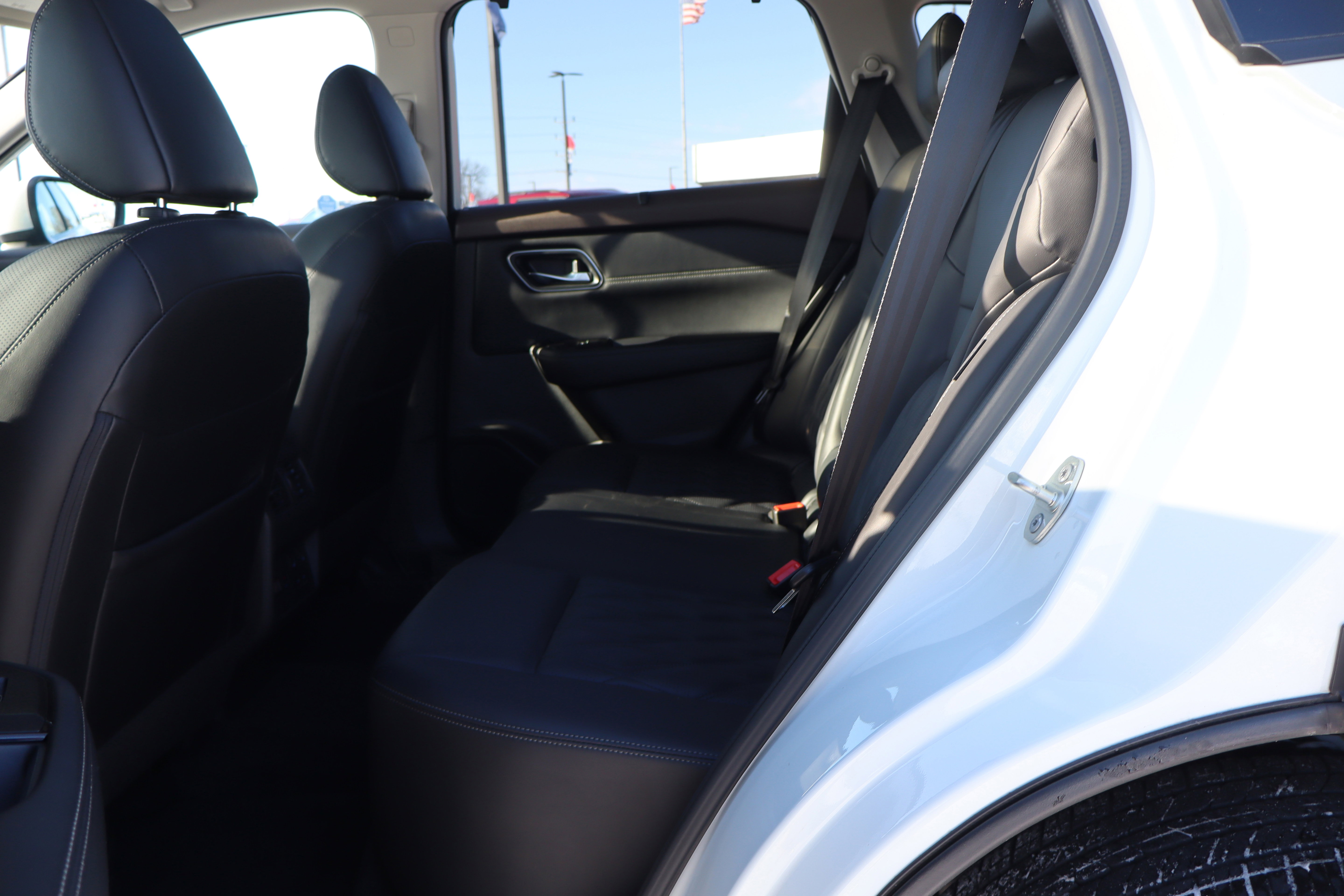 Used 2023 Nissan Rogue Platinum w/ Platinum Premium Package image 11