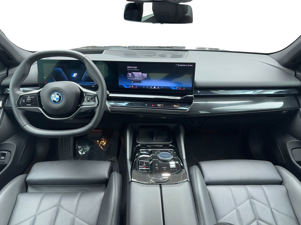 Used 2024 BMW i5 eDrive40i image 16