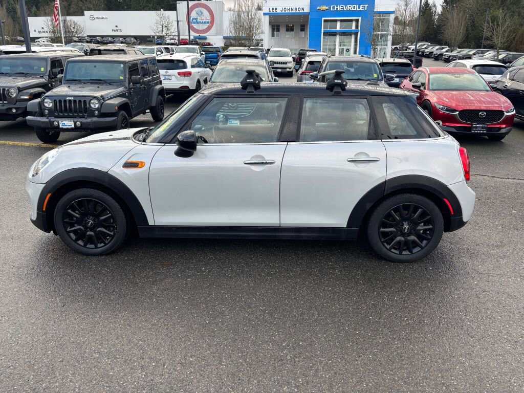 Used 2016 MINI Cooper 4-Door Hardtop image 8