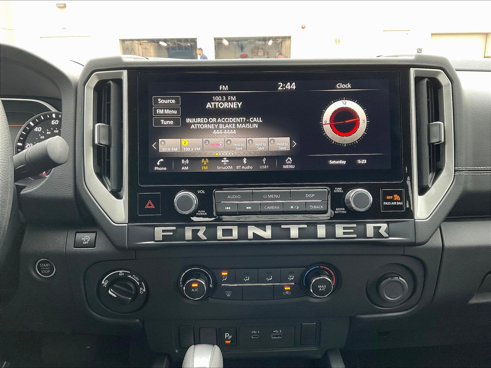 Used 2025 Nissan Frontier SV AWD/4WD image 16