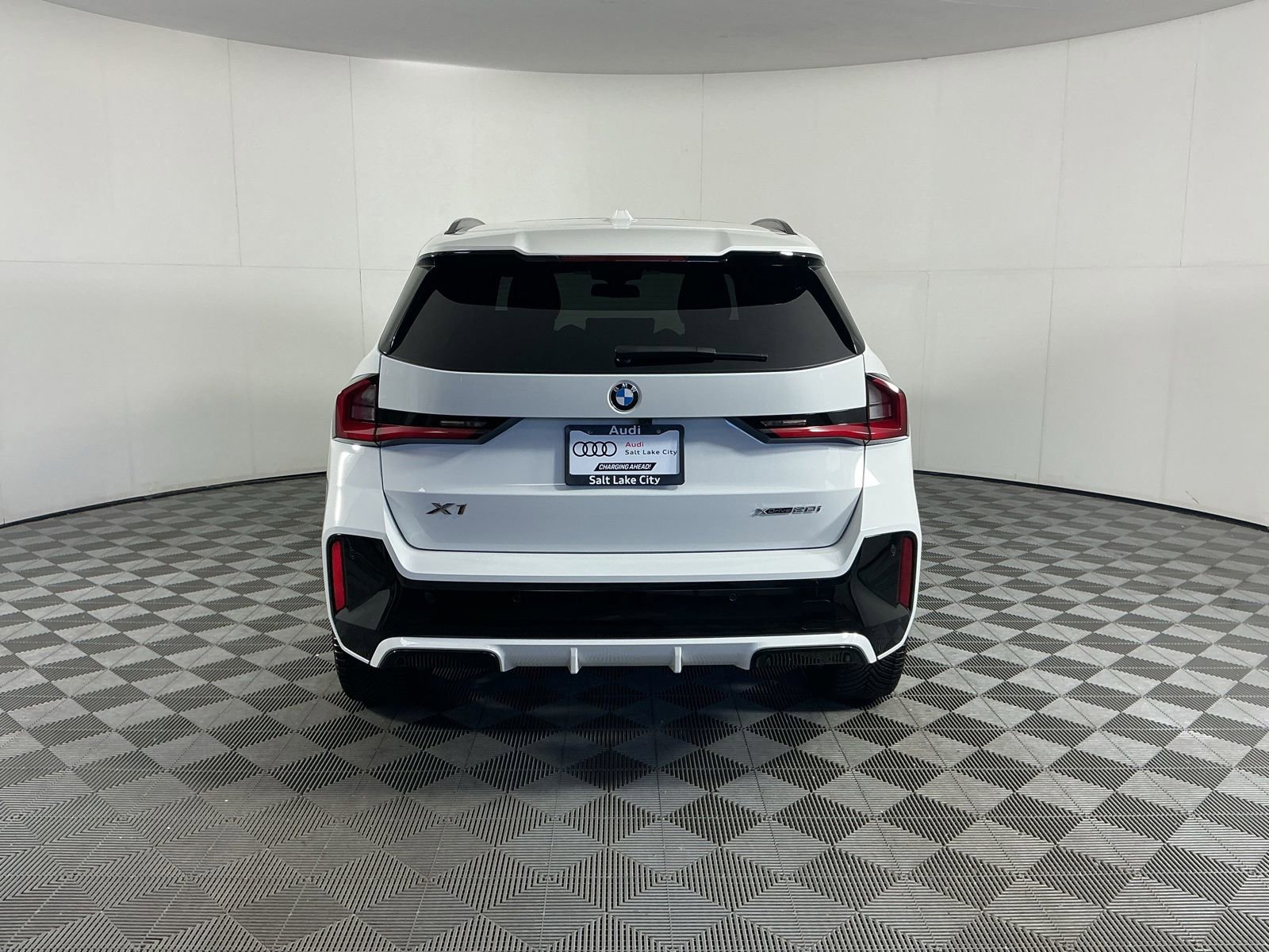 Used 2025 BMW X1 xDrive28i w/ Premium Package AWD/4WD image 6