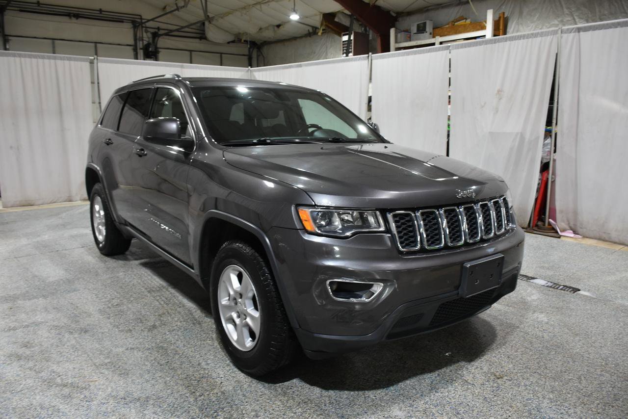 Used 2017 Jeep Grand Cherokee Laredo w/ Quick Order Package 23E AWD/4WD image 3