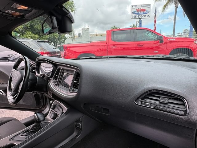 Used 2022 Dodge Challenger SXT RWD image 17
