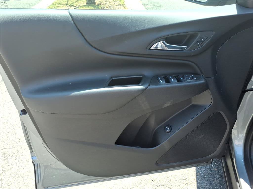 Used 2024 Chevrolet Equinox LT FWD image 23