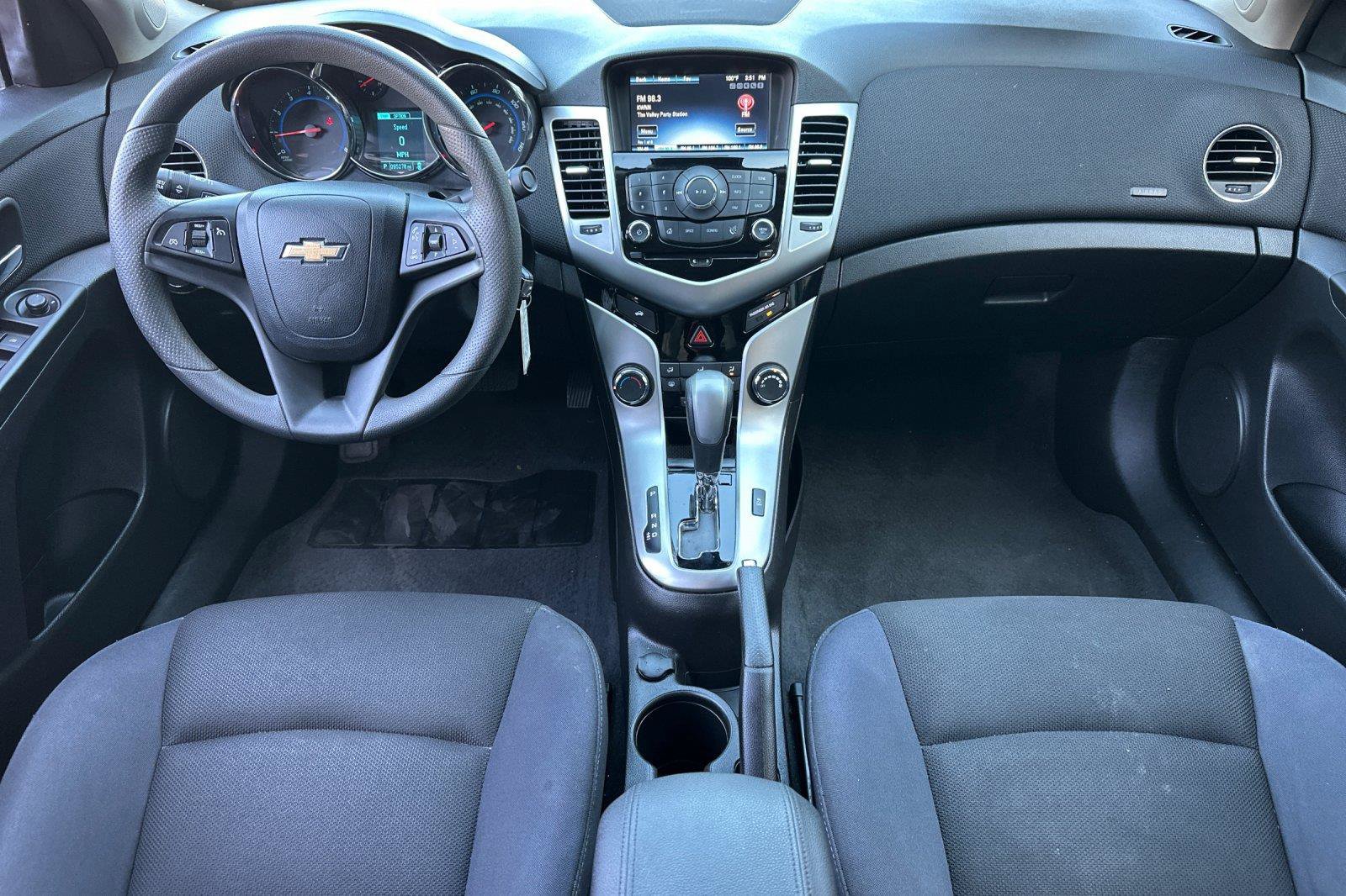 Used 2016 Chevrolet Cruze LT FWD image 12