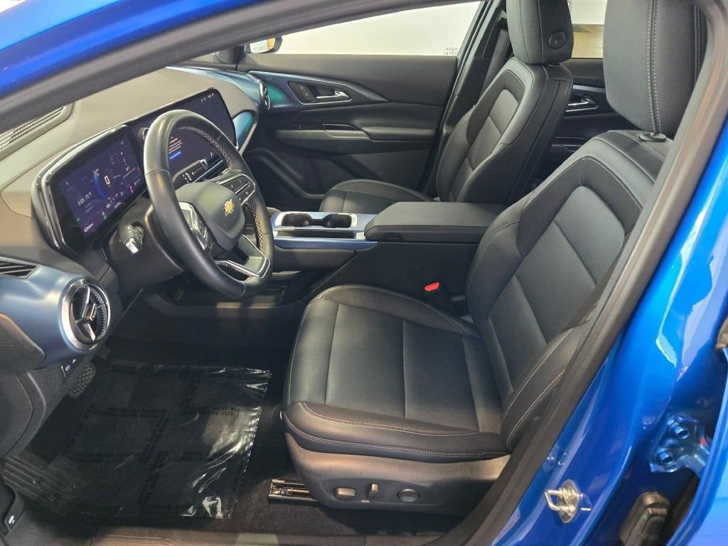 Certified 2024 Chevrolet Equinox EV LT FWD image 22
