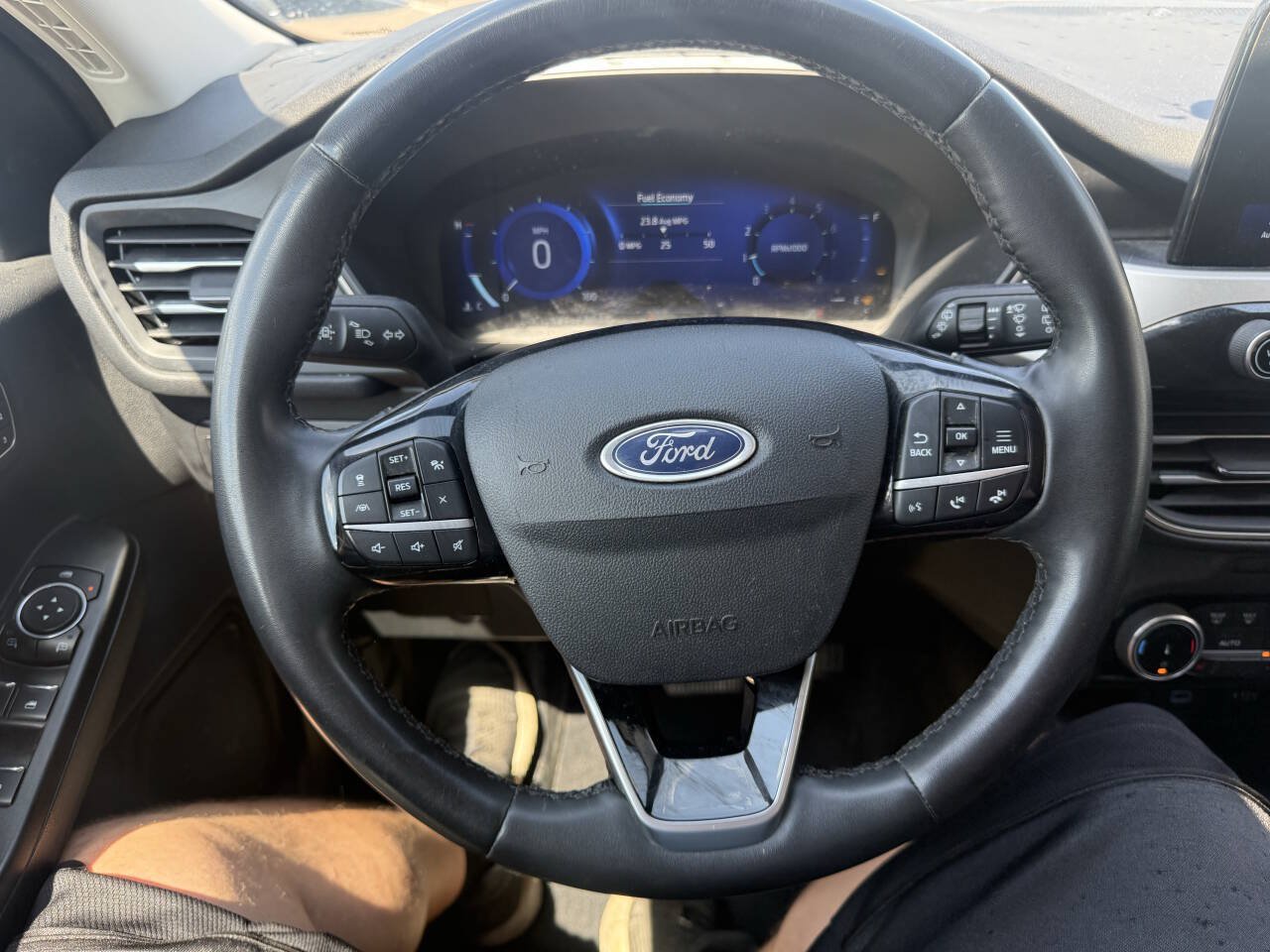 Used 2022 Ford Escape SEL w/ Technology Package AWD/4WD image 26