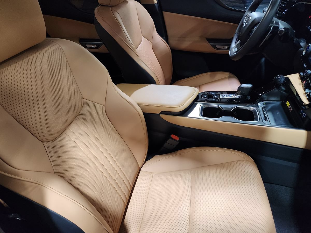 Used 2025 Lexus NX 250 FWD w/ Accessory Package (2T) image 31