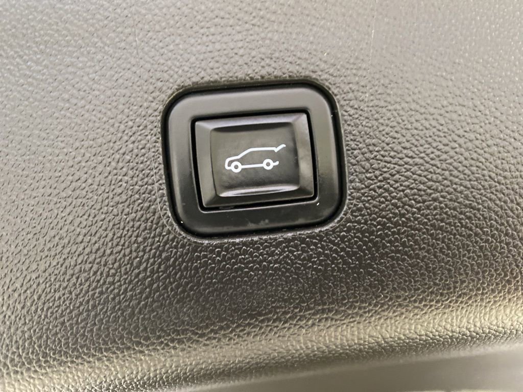 Used 2021 Buick Enclave Avenir w/ Avenir Technology Package image 11