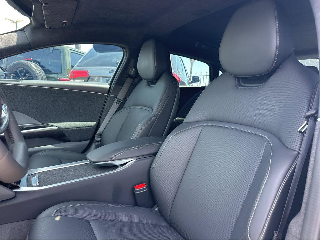 Used 2024 Lucid Air Pure RWD image 7