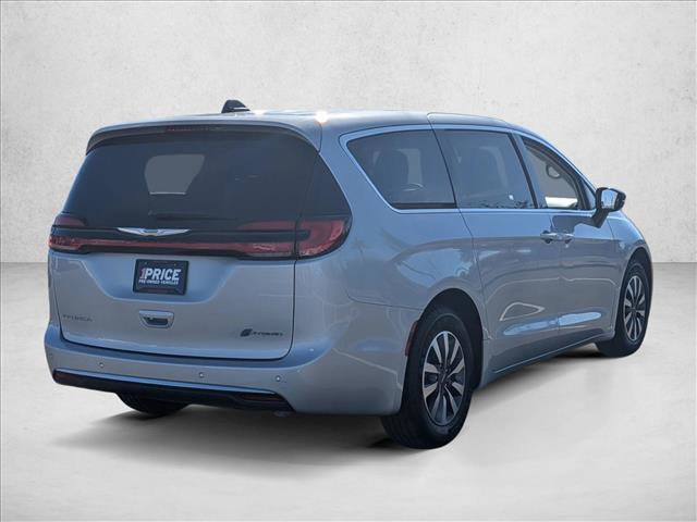 Used 2024 Chrysler Pacifica Select image 5