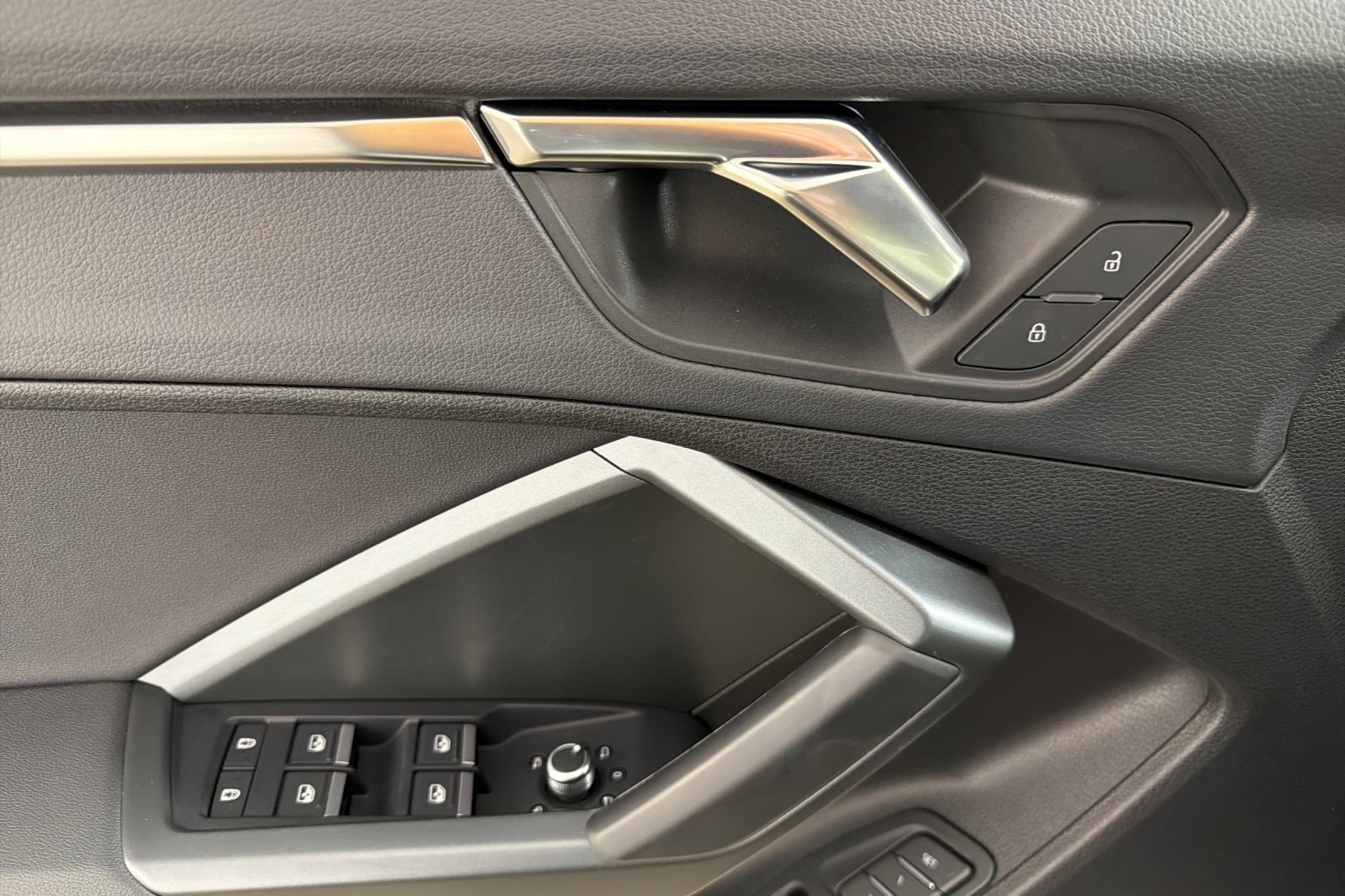 Used 2025 Audi Q3 2.0T Premium w/ Convenience Package image 10