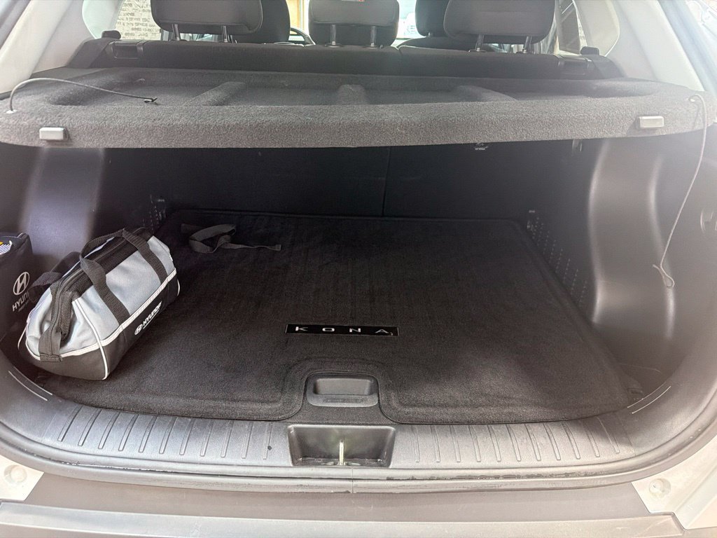 Certified 2024 Hyundai Kona SEL w/ Convenience Package FWD image 9