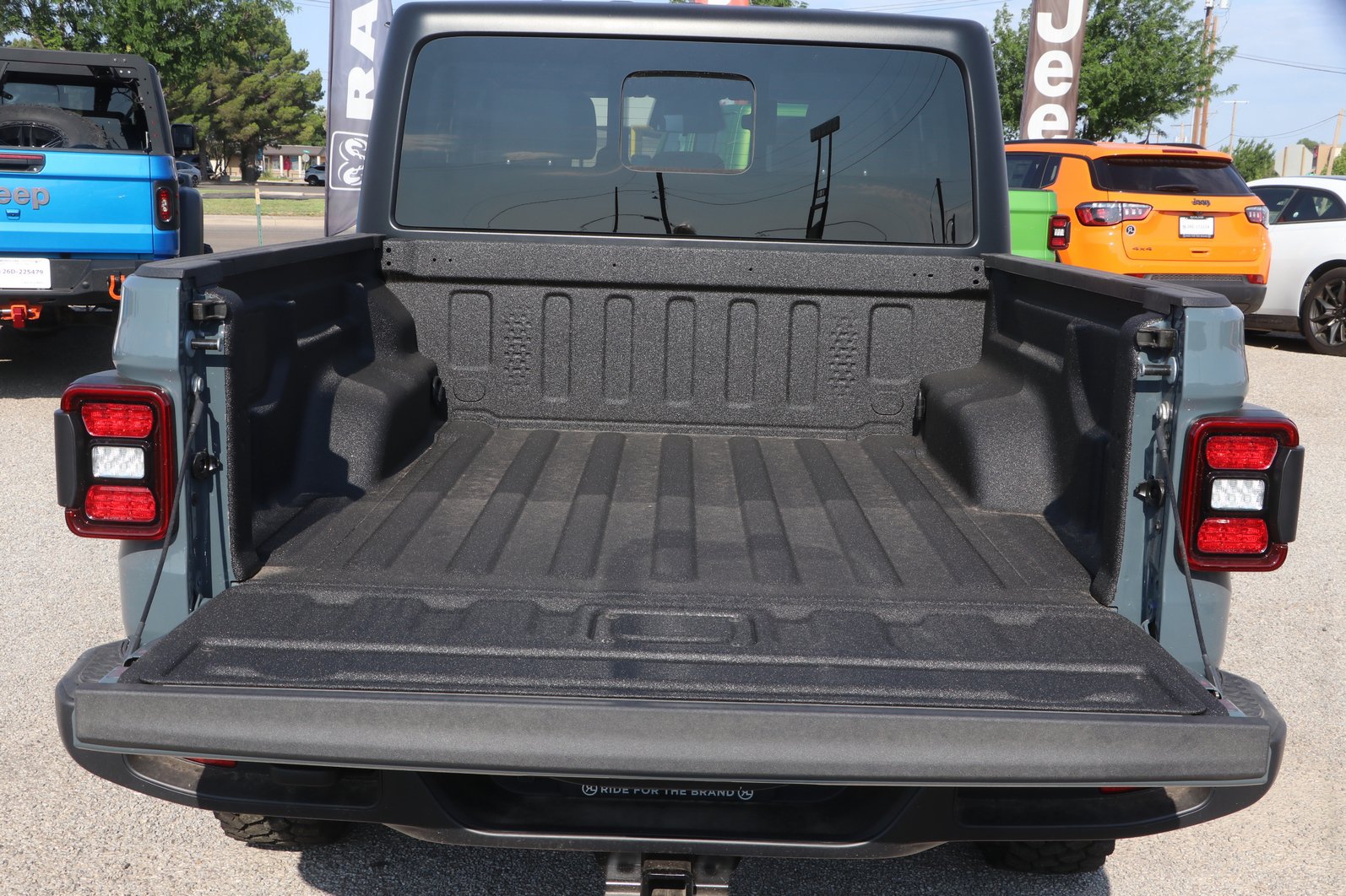New 2026 Jeep Gladiator Sport AWD/4WD image 26