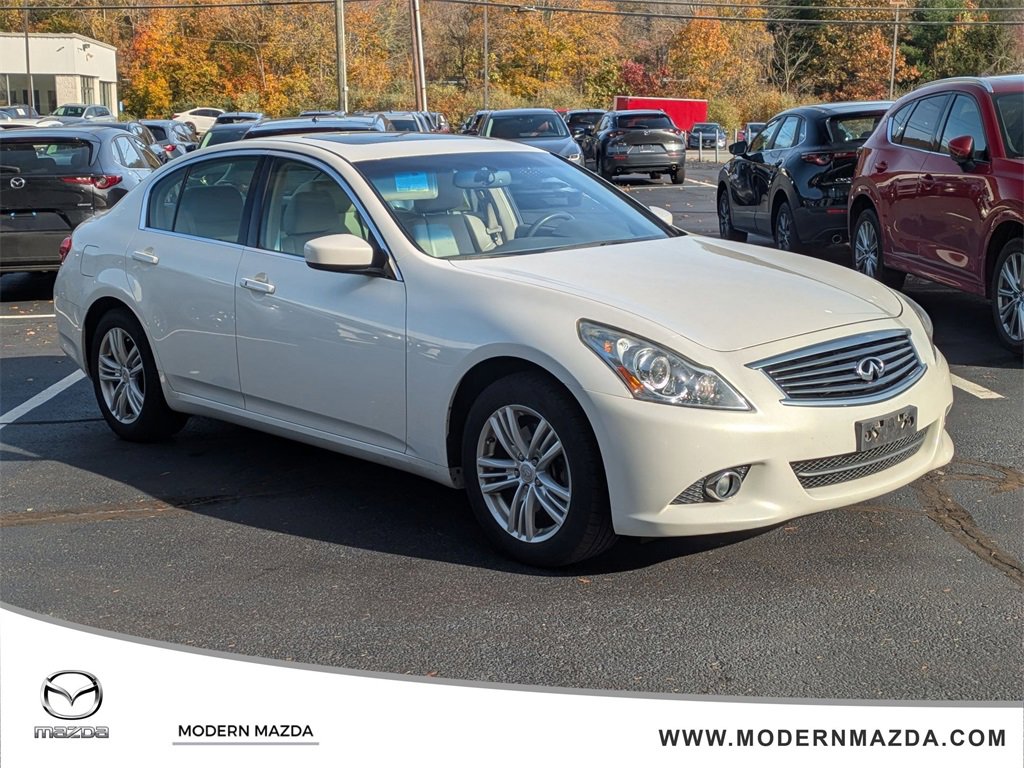 Used 2013 INFINITI G37 x w/ Premium Pkg