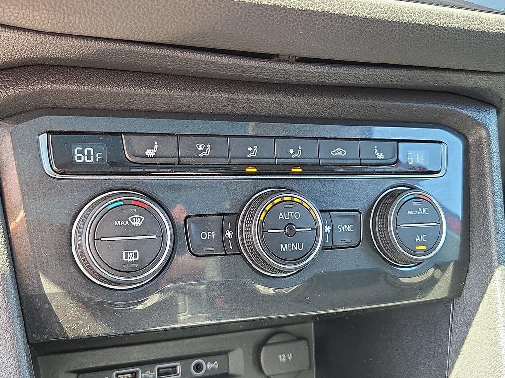 Used 2019 Volkswagen Tiguan SE w/ Panoramic Sunroof Package AWD/4WD image 16