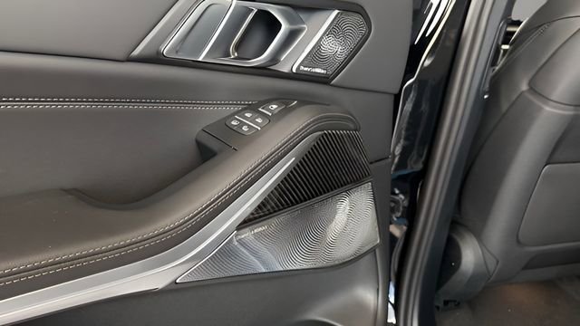 Used 2026 BMW X7 M60i image 46