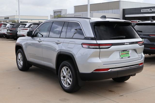 New 2026 Jeep Grand Cherokee Laredo X RWD image 4