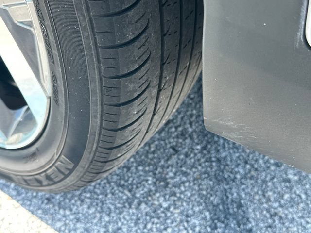 Certified 2024 Hyundai Venue Limited FWD image 11