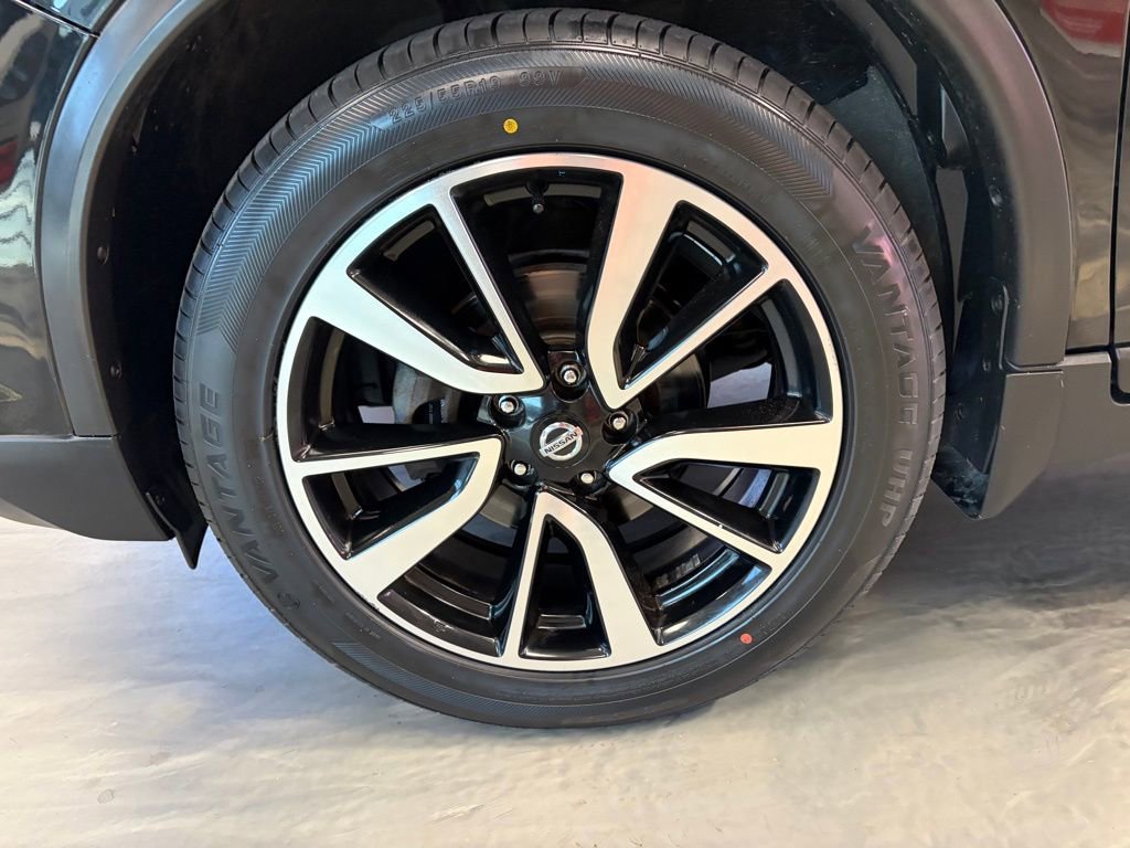 Used 2018 Nissan Rogue SL w/ Premium Package AWD/4WD image 27