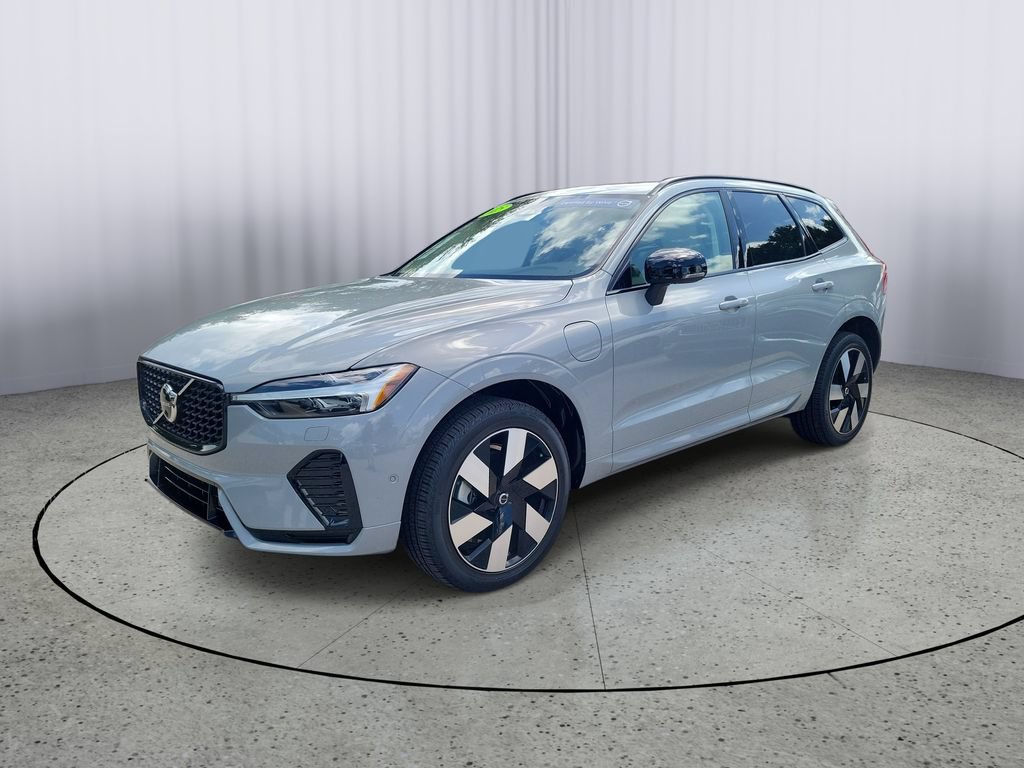 Used 2025 Volvo XC60 T8 Plus w/ Protection Package Premier AWD/4WD image 5