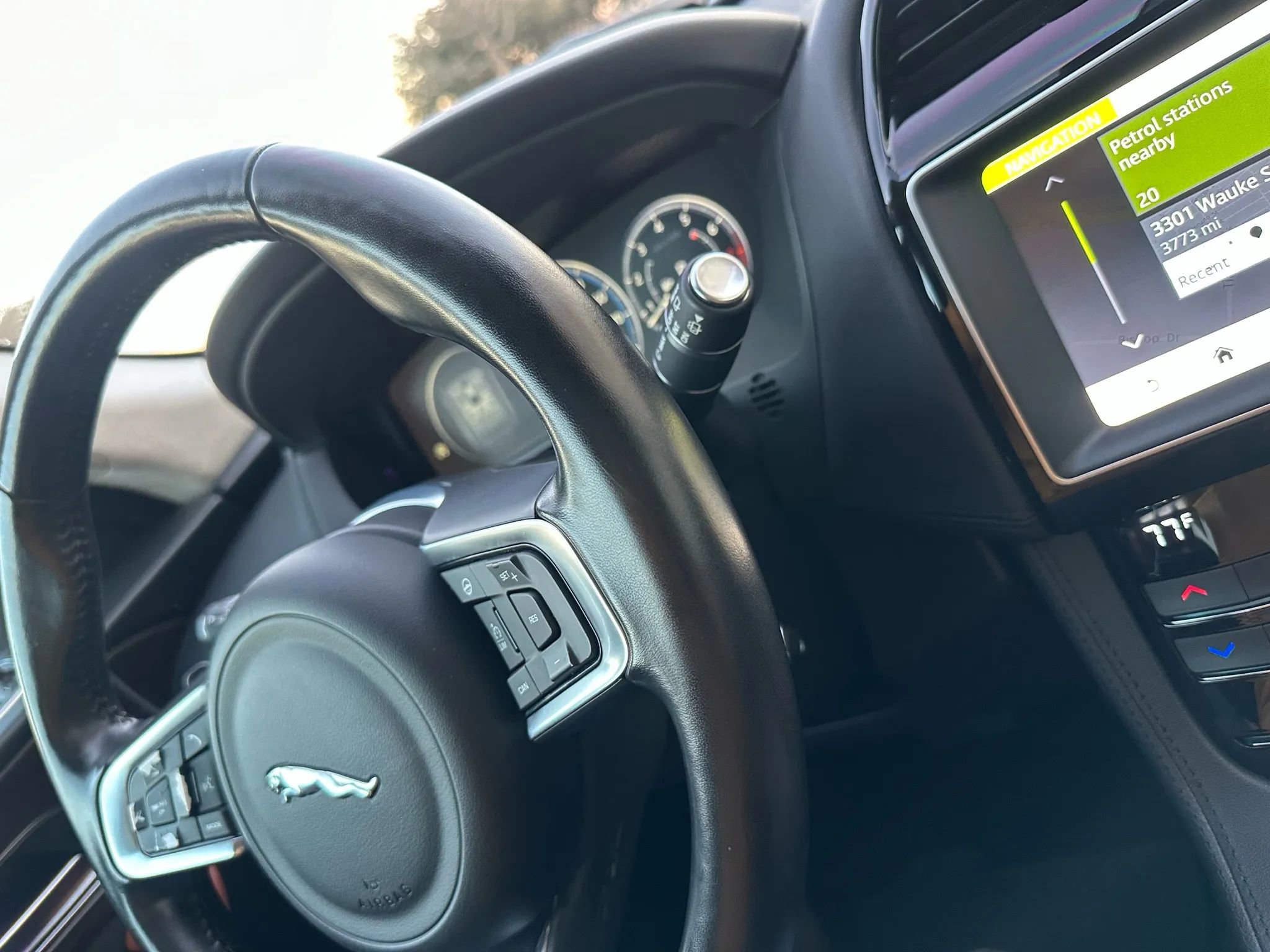 Used 2018 Jaguar F-PACE Portfolio image 41