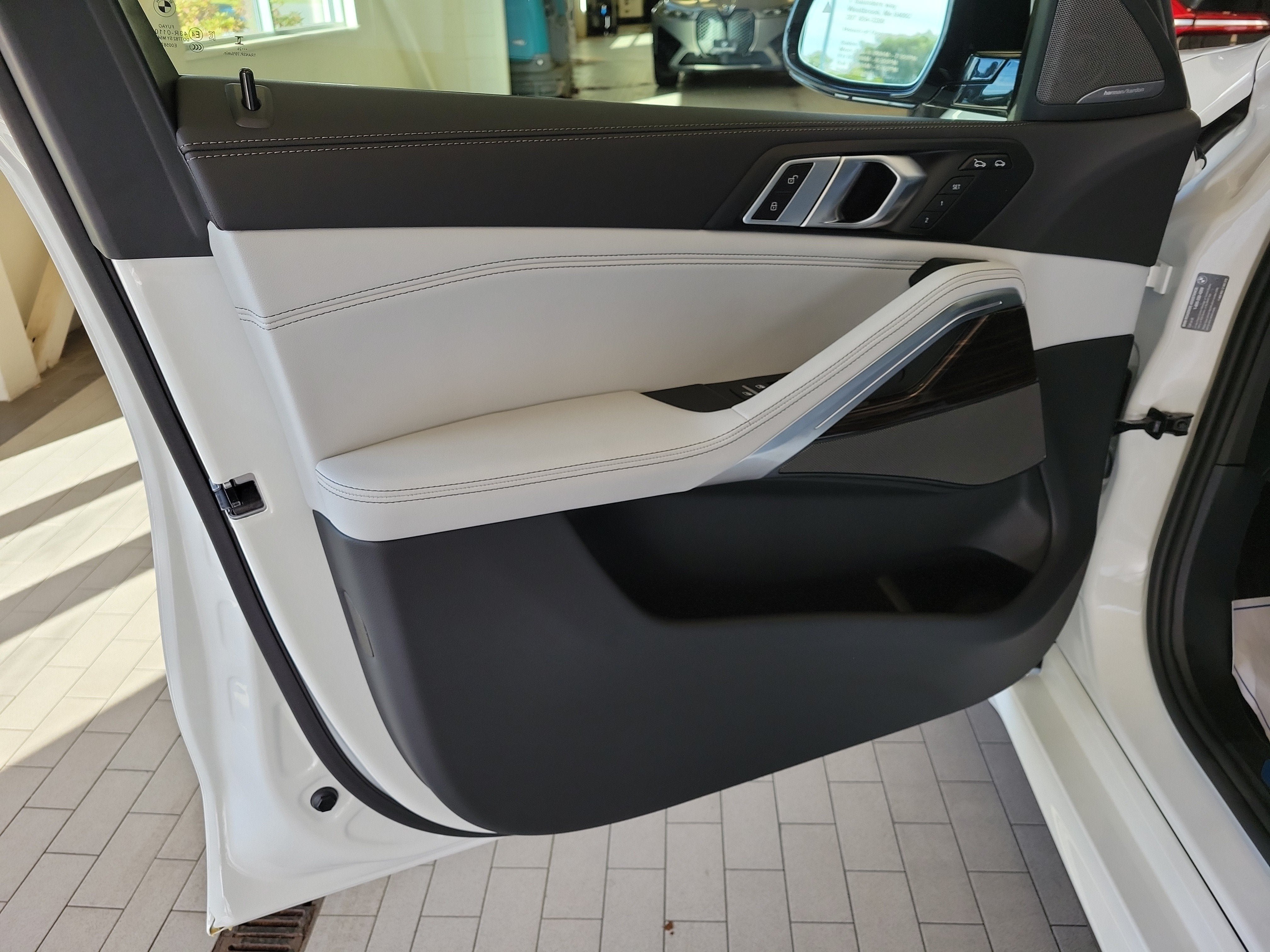 New 2027 BMW X6 xDrive40i w/ Premium Package AWD/4WD image 17
