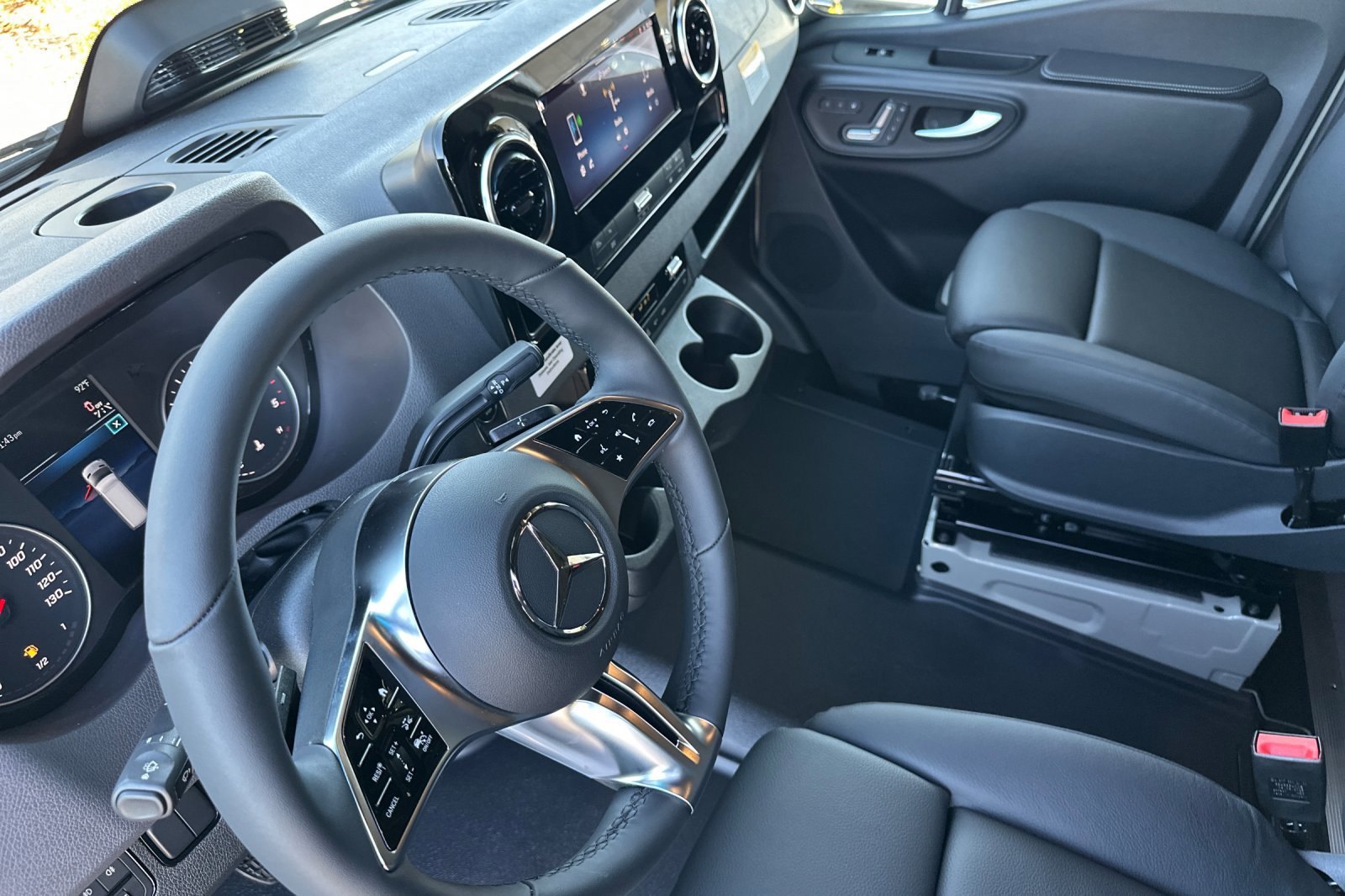 New 2025 Mercedes-Benz Sprinter 3500 image 10