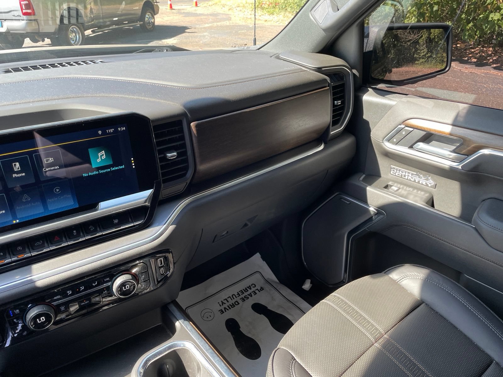 Used 2026 Chevrolet Silverado 1500 High Country w/ Midnight Edition AWD/4WD image 34