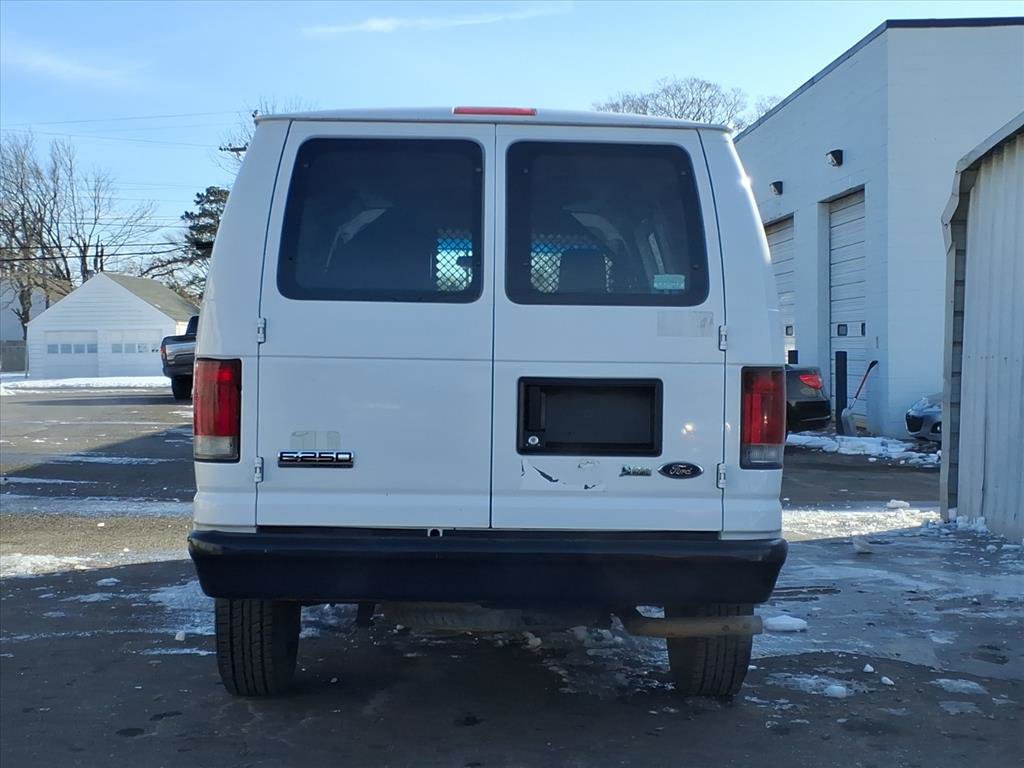 Used 2010 Ford E-250 and Econoline 250 RWD image 4