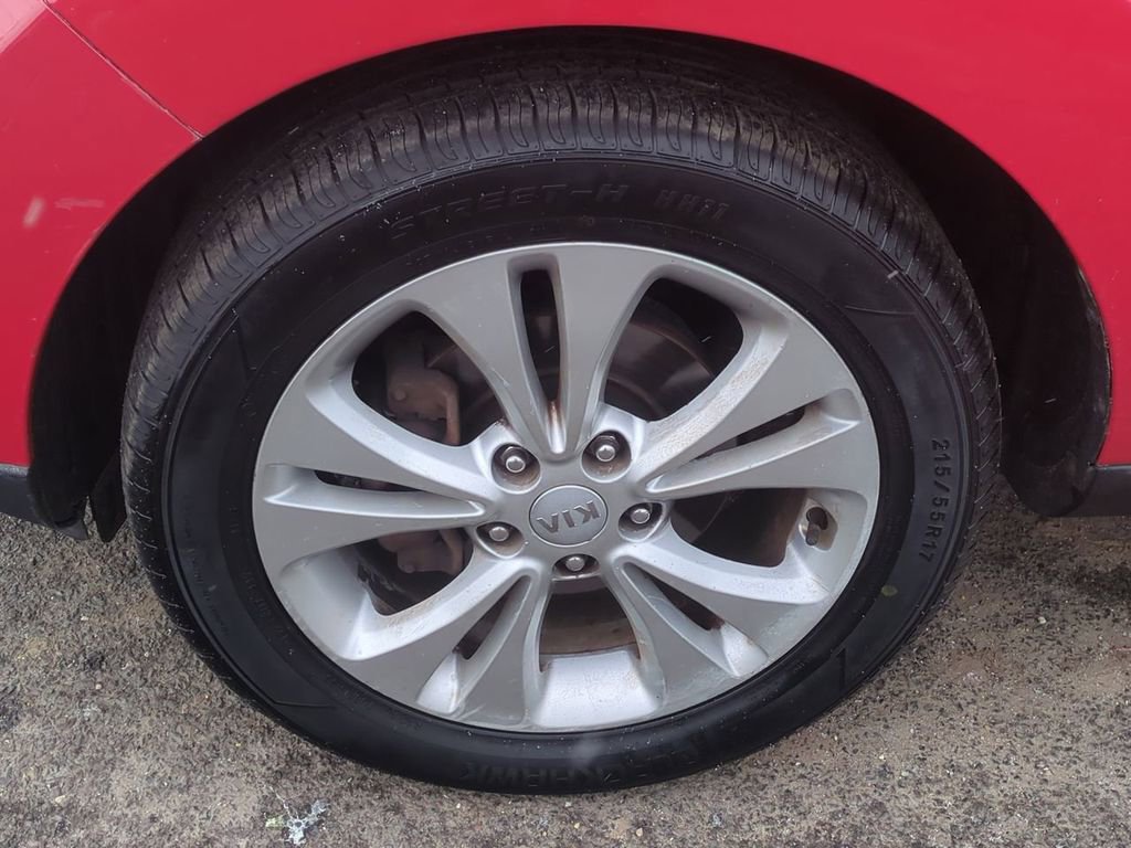 Used 2014 Kia Soul + FWD image 10