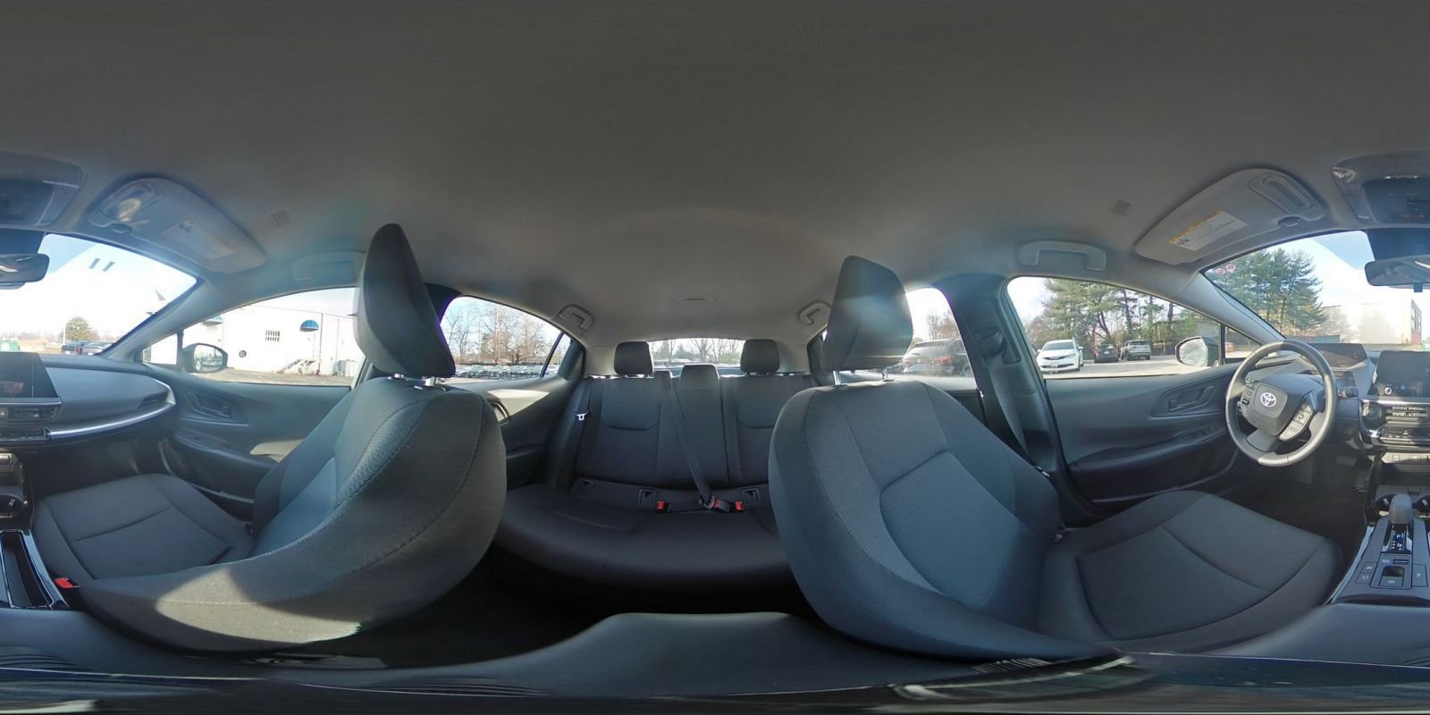 Used 2025 Toyota Prius LE image 40