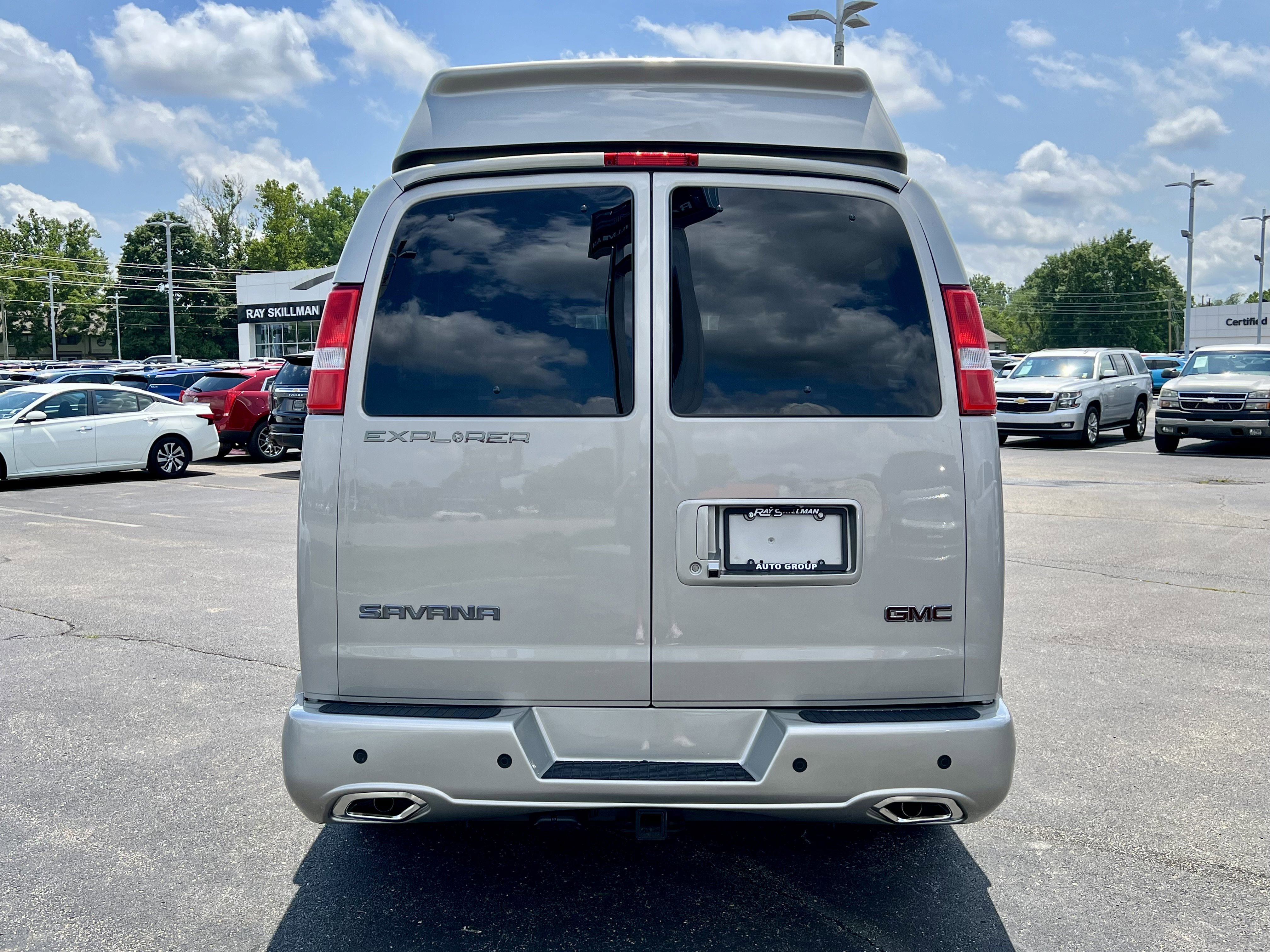New 2025 GMC Savana 2500 w/ Driver Convenience Package RWD image 4