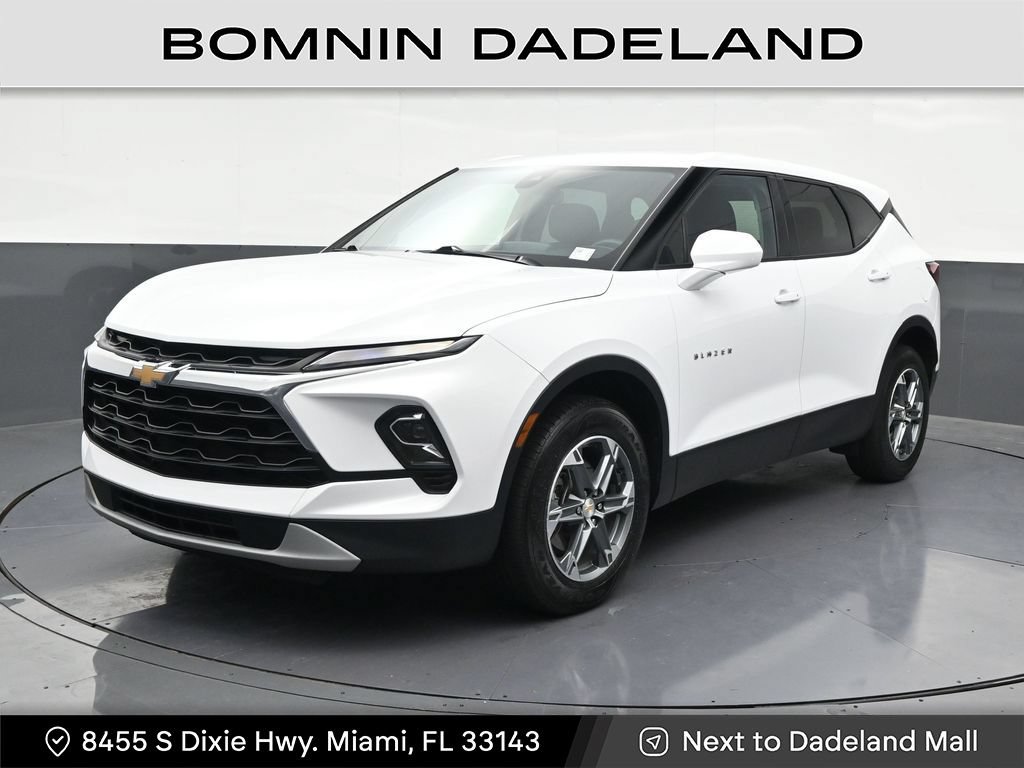 Used 2024 Chevrolet Blazer LT FWD image 1